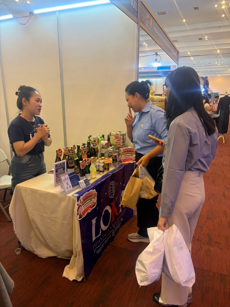 LOKA at a trade show